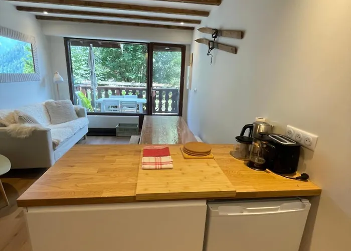 T4 Champagny, Terrasse Au Calme Апартаменты *