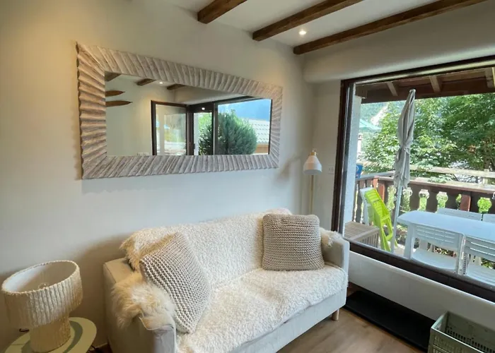 T4 Champagny, Terrasse Au Calme *