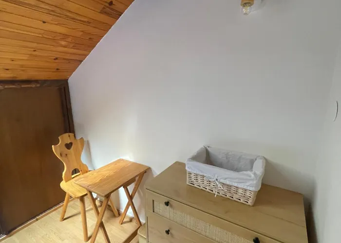 T4 Champagny, Terrasse Au Calme Апартаменты *