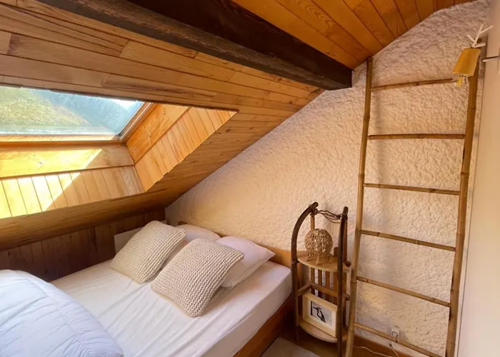 T4 Champagny, Terrasse Au Calme *